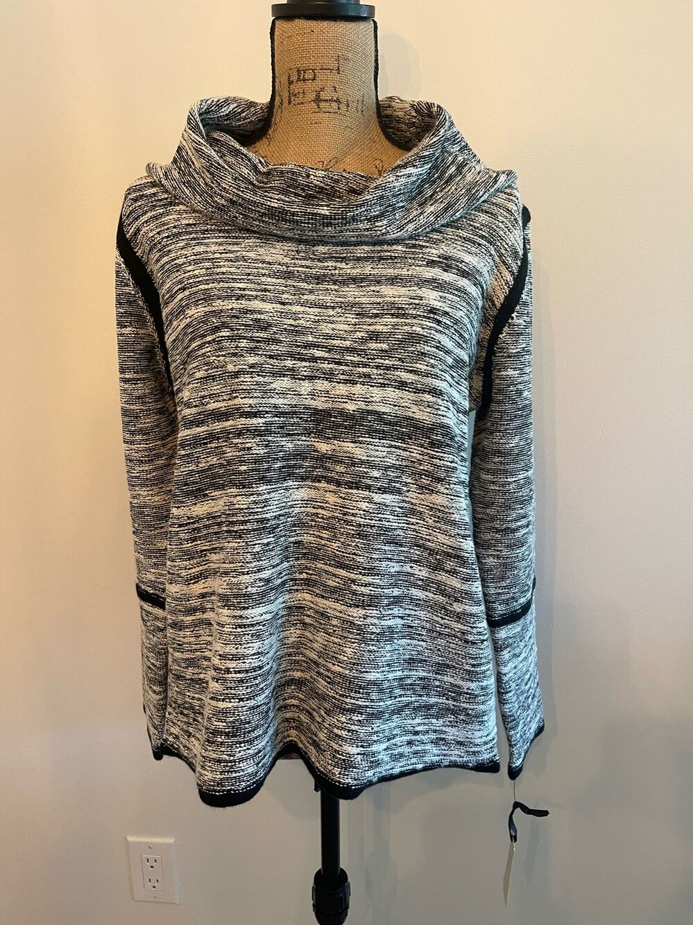 NWT Emaline Gray & Black Cowl Turtleneck Sweater Size Large
